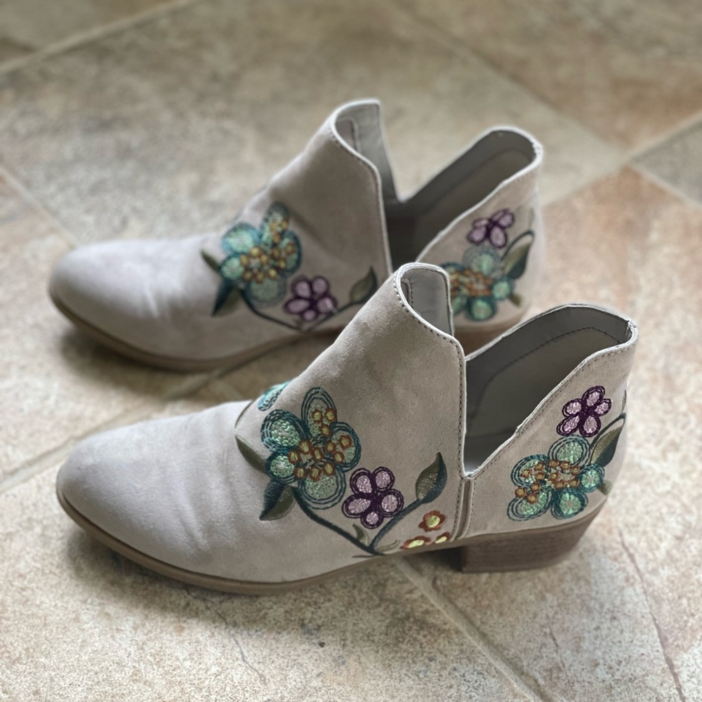Indigo rd embroidered booties